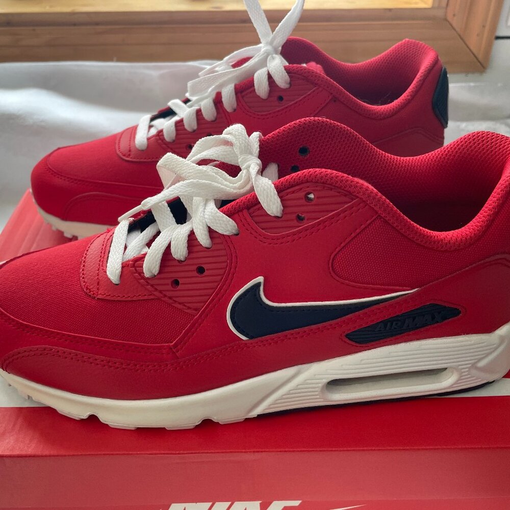 Nike Air Max 90 Essential  NWT 9 Mens